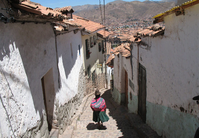Στα στενά και γραφικά δρομάκια του Cuzco
