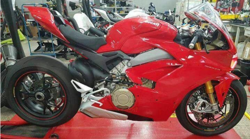 Ducati Panigale V4 S Superbike